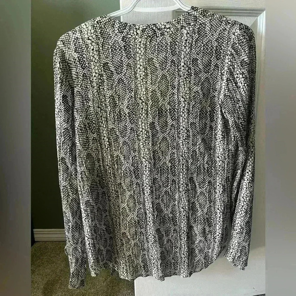 Theory 100% Silk Top | Petite - Picture 6 of 7